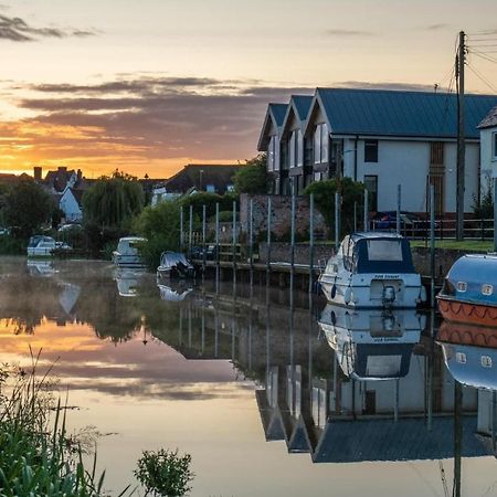 Riverside Cottage Тюксбъри Екстериор снимка