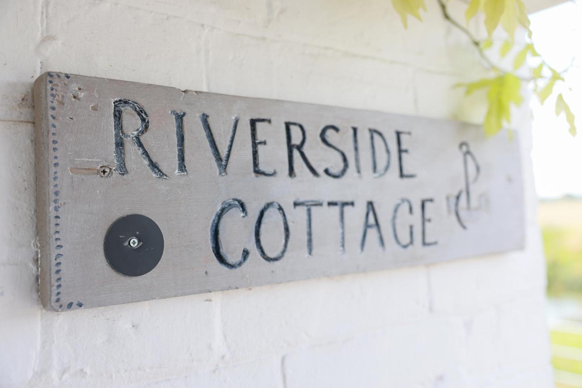 Riverside Cottage Тюксбъри Екстериор снимка